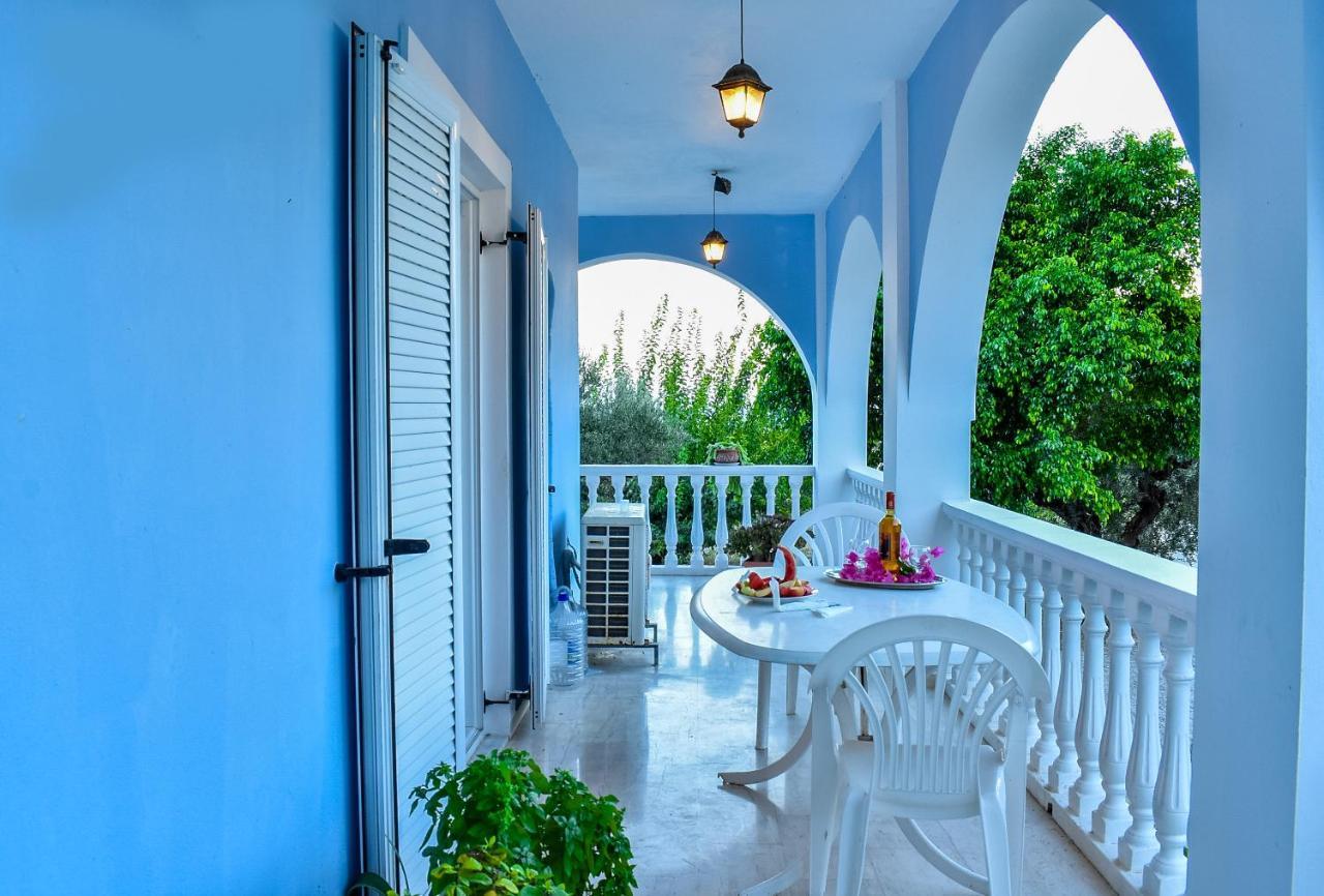Vicky'S Village Private House Fiolitis Exterior photo